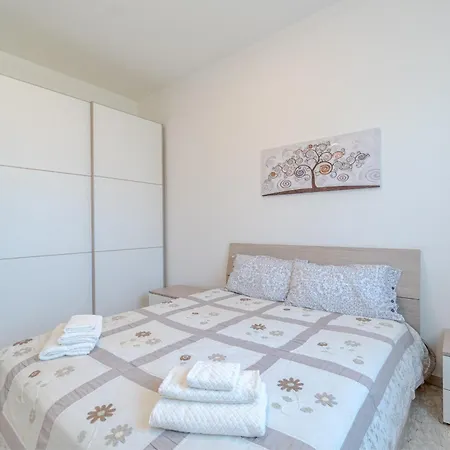 Guesthost - Mare E Monti Vacation Flat