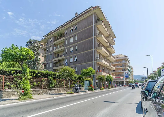 Guesthost - Mare E Monti Vacation Flat 公寓