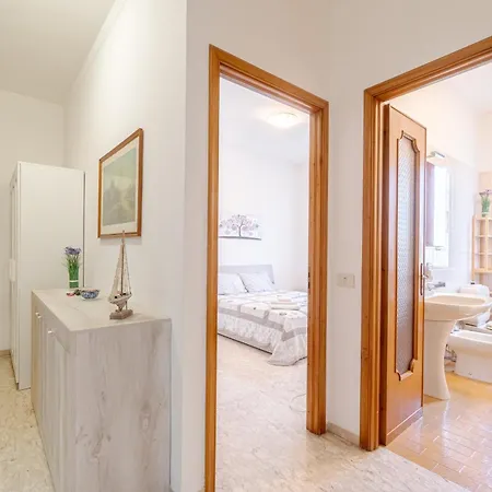 Guesthost - Mare E Monti Vacation Flat 公寓 *